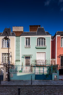 Façades de maisons colorées dans le rue Dieulafoy, Paris 13e arrondissement