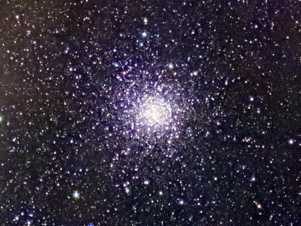 Amas globulaire M4 dans la constellation du Scorpion