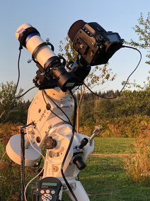 Montage de mon appareil photo Pentax 645Z sur une monture SkyWatcher AZ-EQ6 pour photographier les étoiles.