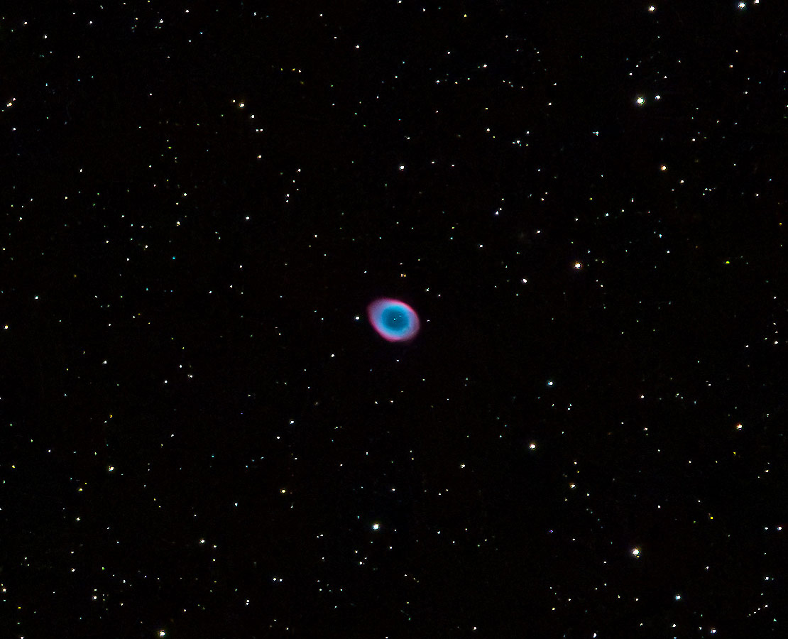 La nébuleuse planétaire de la Lyre, M57 dans la constellation de la Lyre
