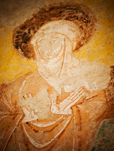 Peinture murale de l'Annonciation dans le chœur de l'église de Brinay