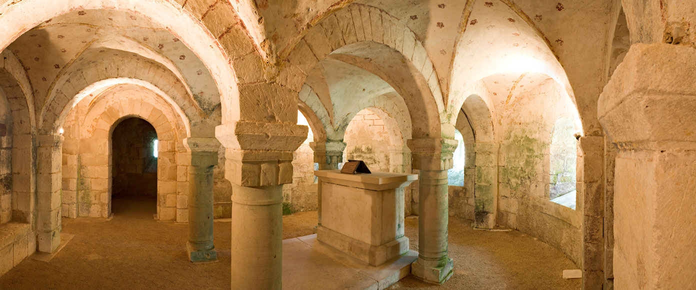 Crypte de l'abbatiale Saint-Martin de Plaimpied-Givaudins