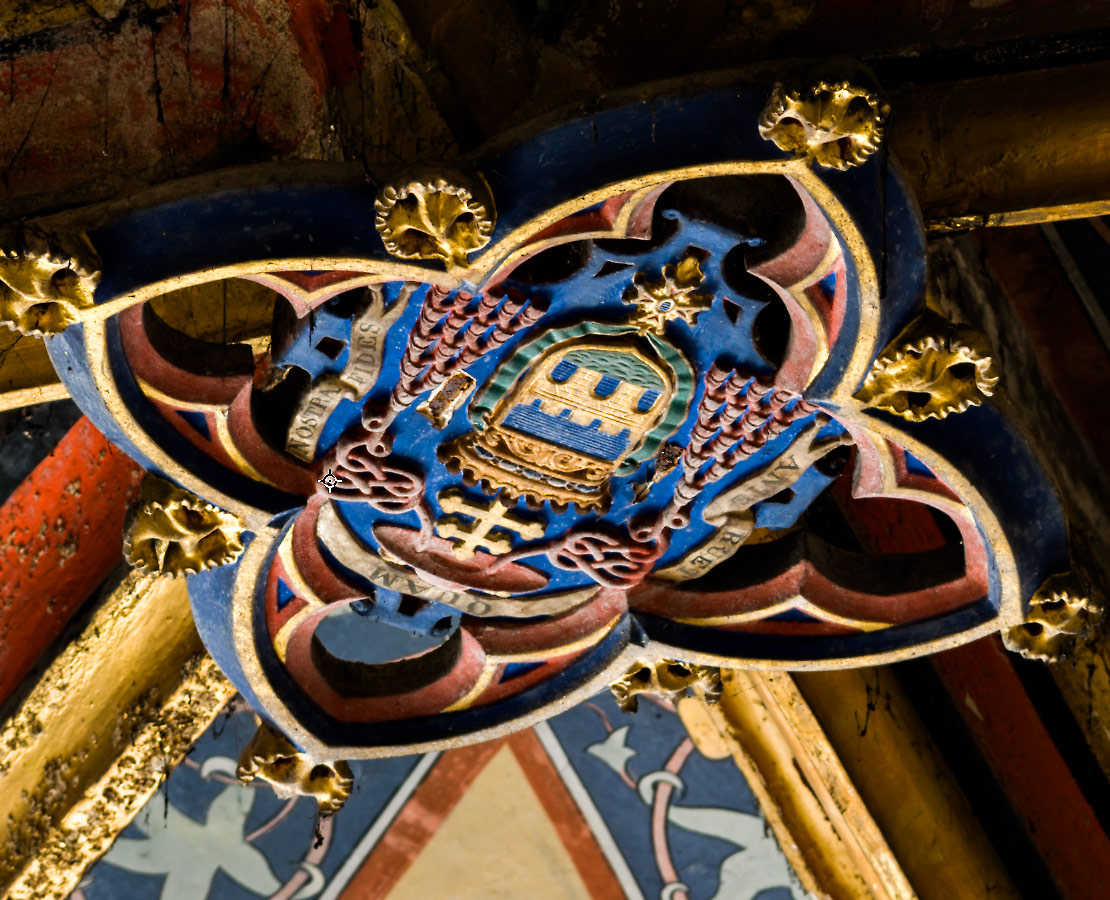 Détail de la clef de voûte de la chapelle du Sacré Cœur de la cathédrale de Bourges 