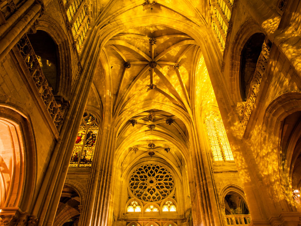 voûte de la croisée de transept de la cathédrale de Senlis - Photo de la cathédrale de Senlis