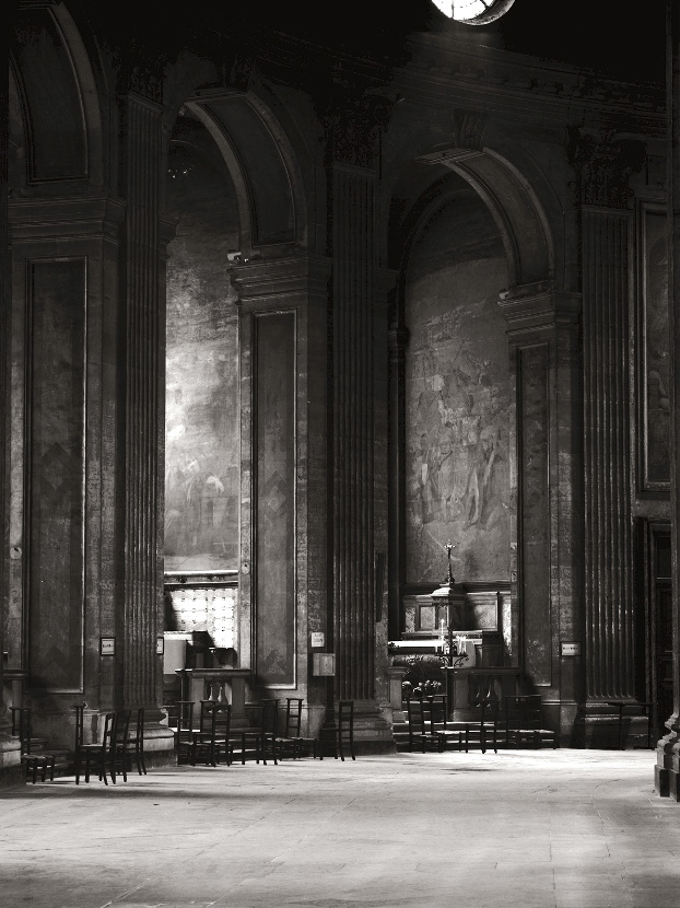 Déambulatoire de l'église Saint-Sulpice à Paris