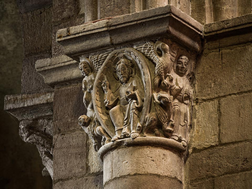 Chapiteau du Christ en Majesté de la basilique Saint-Julien de Brioude