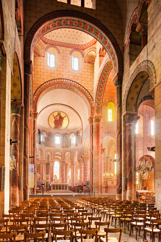 Nef de l'abbatiale d'Issoire, Puy-de-Dôme - Photo de l'église romane d'Issoire