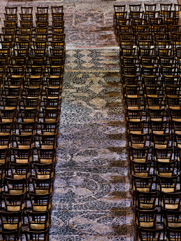 Pavage en galets de la nef de la basilique Saint-Julien de Brioude