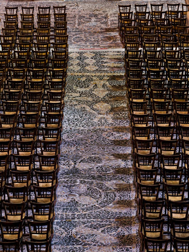 Galets de la nef de la basilique de Brioude