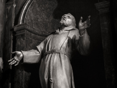 Statue Saint-François d'Assise à Rome