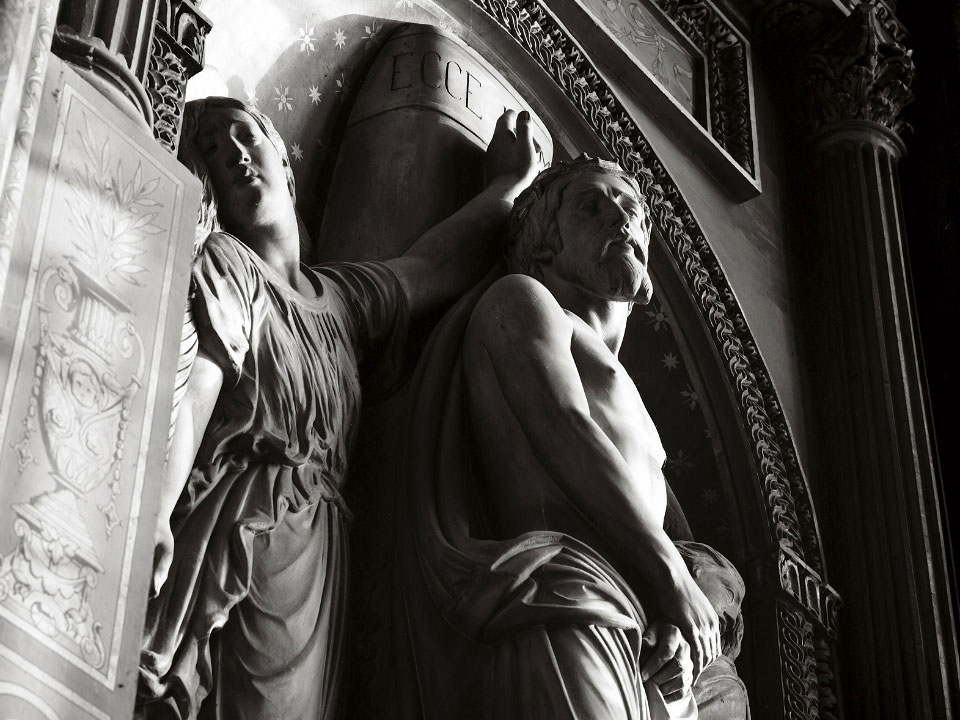 Statue de Jésus dans une chapelle de l'église Saint-Eustache à Paris