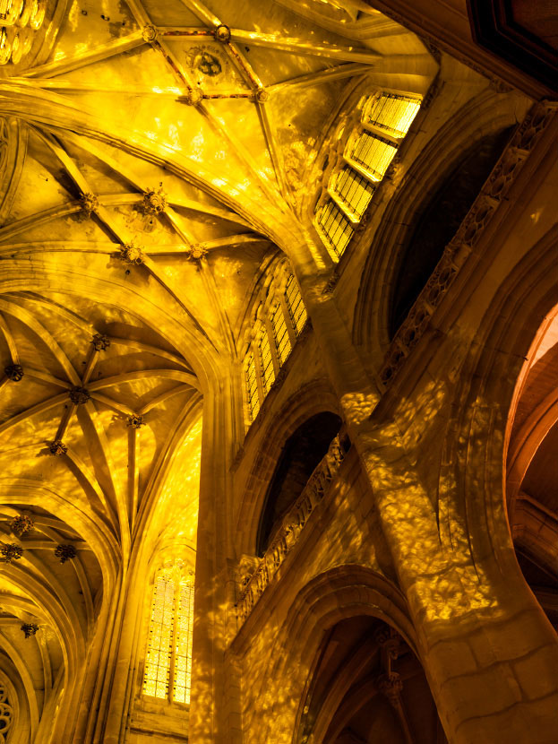 voûte de la croisée de transept de la cathédrale de Senlis. Photo de la cathédrale de Senlis