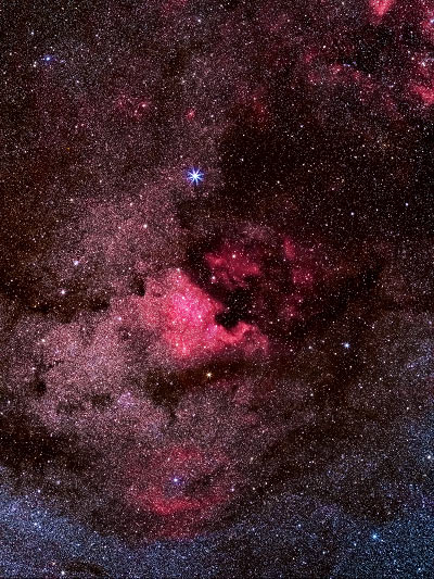 NGC 7000 et Deneb dans le Cygne