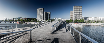 La BNF depuis la passserelle Simone de Beauvoir