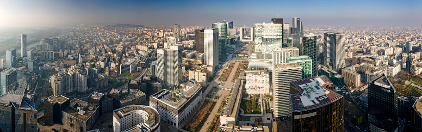 Panorama de la Défense le matin depuis la tour CB21