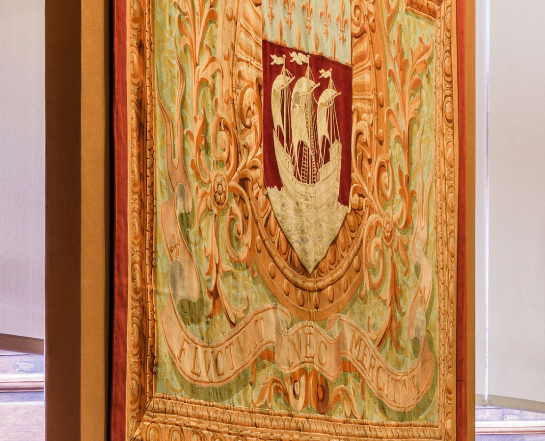 Tapisserie de la salle du Conseil de la mairie de Paris : - Fluctuat Nec Mergitur -