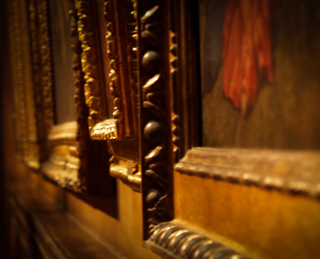 Quelques cadres de toiles au musée du Louvre...