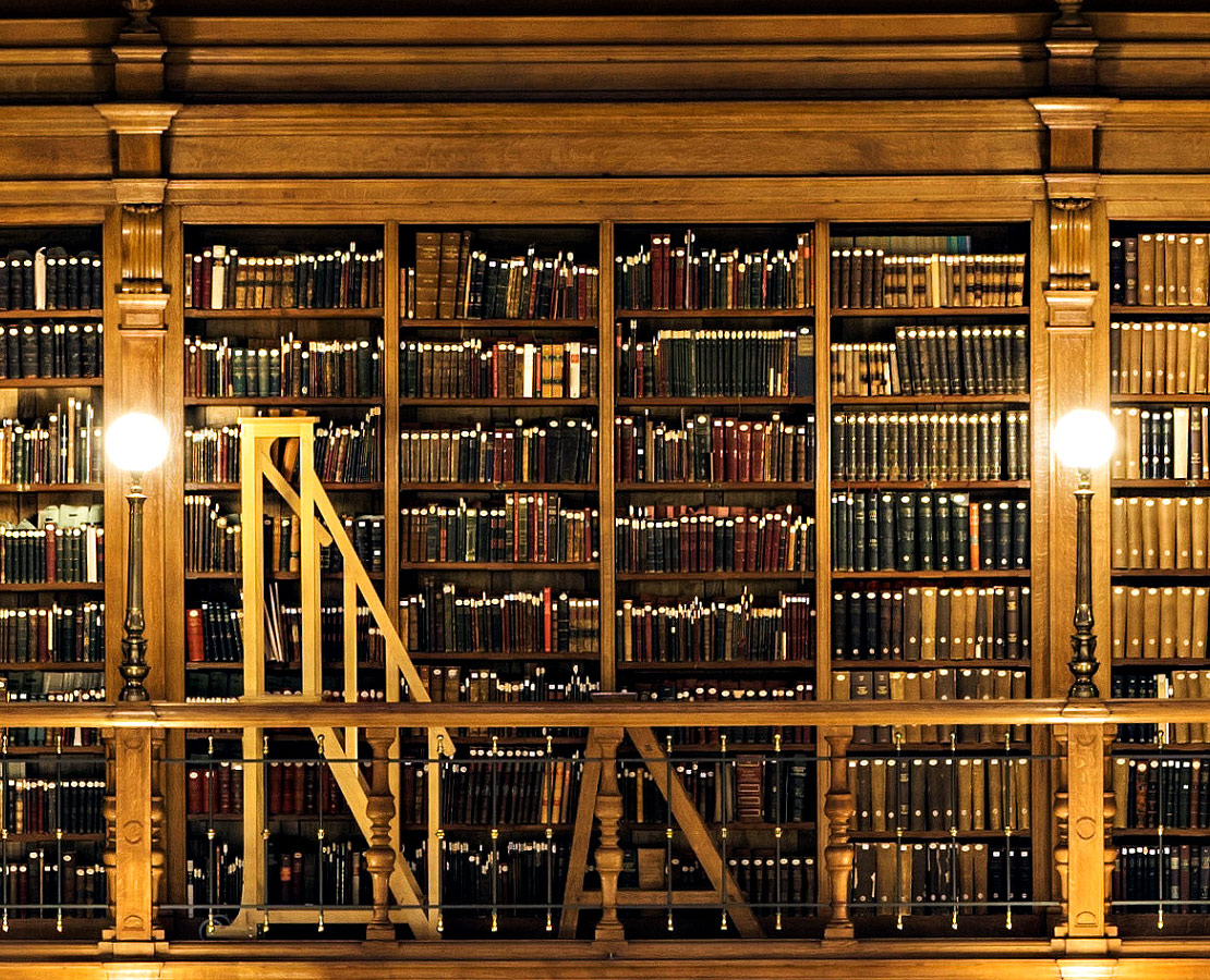 Détail sur les livres de la bibliothèque de l'Hôtel de Ville de Paris