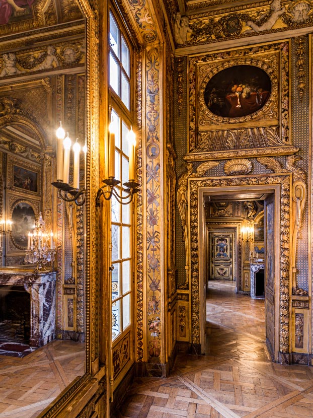 Perspective sur les salons de l'Hôtel de Lauzun à Paris