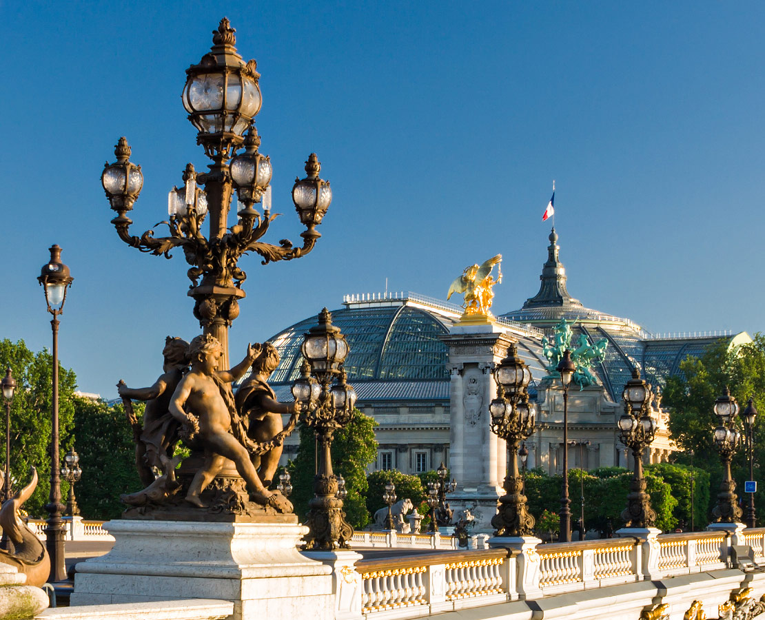 Les lampadaires du Pont Alexandre III au petit matin, Paris