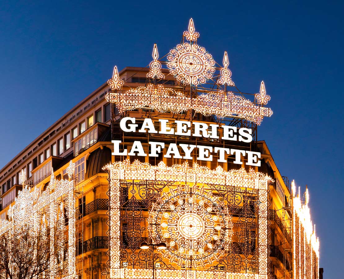 Façade des Galeries Lafayette du boulevard Haussmann à Noël