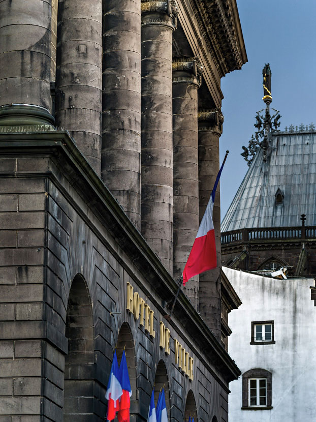 Hôtel de Ville de Clermont-Ferrand - Photo de la façade de l'Hôtel de Ville de Clermont-Ferrand