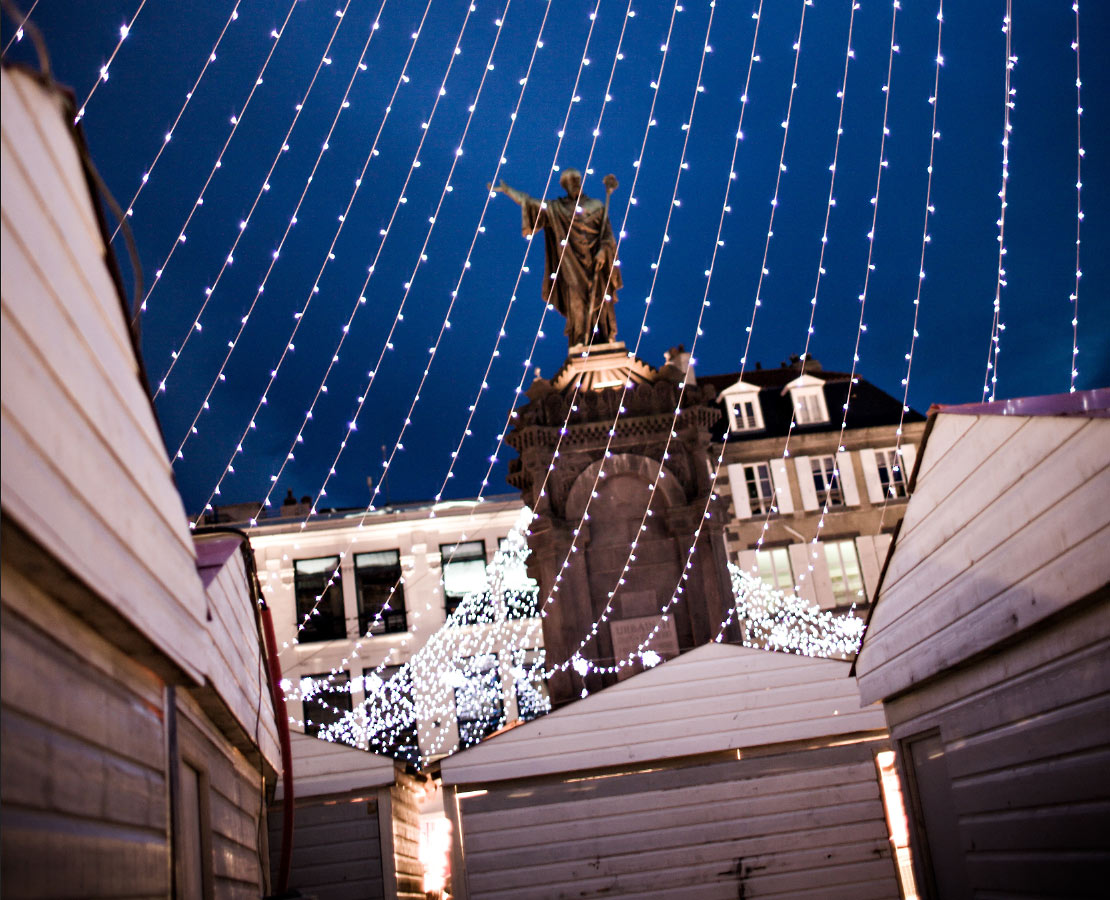 Statue du pape Urbain II sur la place de la Victoire à Noël, Clermont-Ferrand