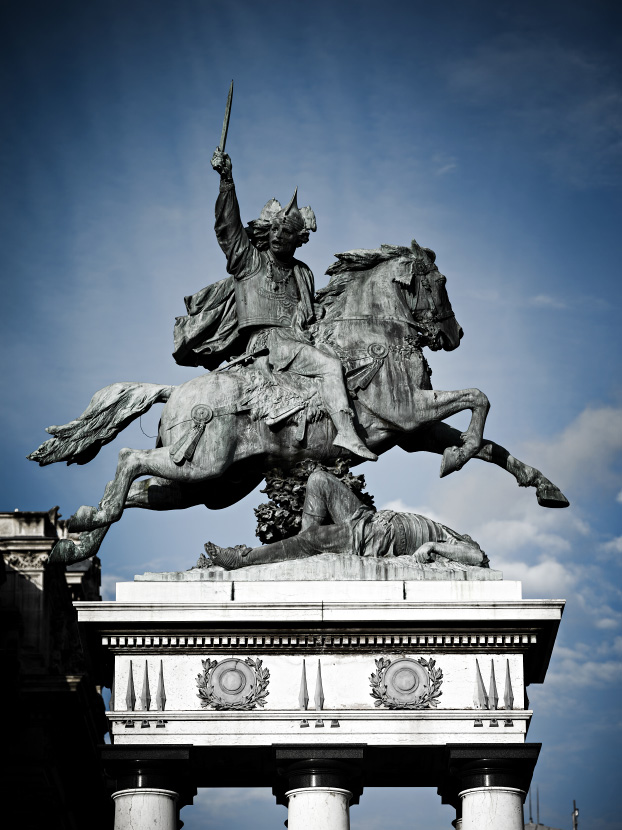 Statue de Vercingetorix sur la place de Jaude à Clermont-Ferrand